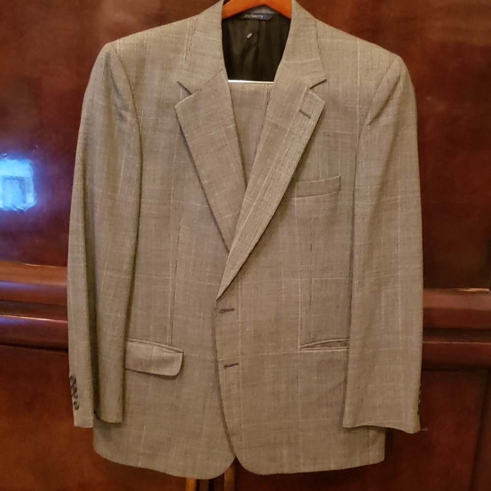 Burberry Mens suit